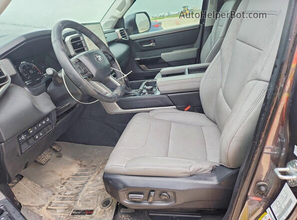 5TFJA5EC0RX023882 2024 TOYOTA TUNDRA Gray Սալոնի դիմացի տեսք