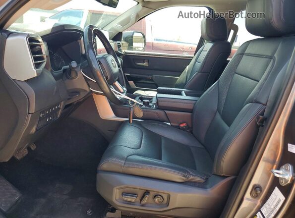 5TFJA5EC2PX015036 2023 TOYOTA TUNDRA Gray Вид салону спереду