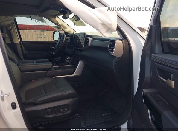 5TFJC5DBXPX034694 2023 TOYOTA TUNDRA HYBRID Белый Вид салона спереди