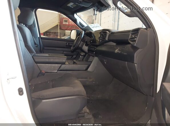 5TFKB5AA0TX054370 2026 TOYOTA TUNDRA White Widok wnętrza z przodu