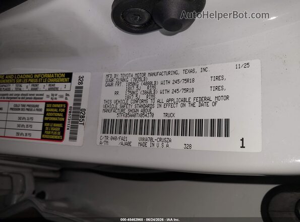 5TFKB5AA0TX054370 2026 TOYOTA TUNDRA White Widok komory silnika