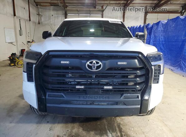 5TFKB5DB5TX339439 2026 TOYOTA TUNDRA White Front view
