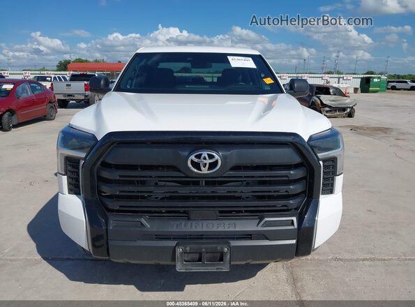 5TFKB5DB7TX350975 2026 TOYOTA TUNDRA White ხელსაწყოთა პანელის ხედი