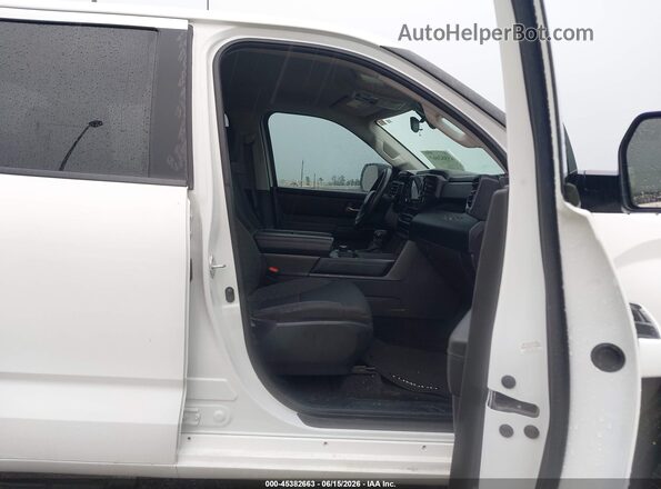 5TFLA5AB5RX033460 2024 TOYOTA TUNDRA Белый Вид салона спереди