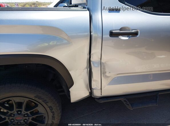5TFLA5AB9SX041700 2025 TOYOTA TUNDRA Серебряный Вид спереди