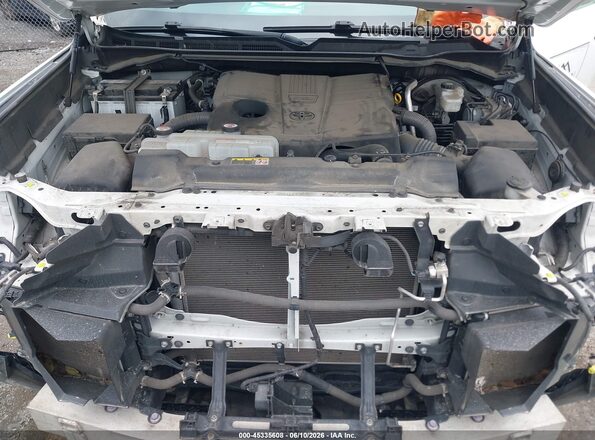 5TFLA5DA8NX040917 2022 TOYOTA TUNDRA White Հետևի տեսք