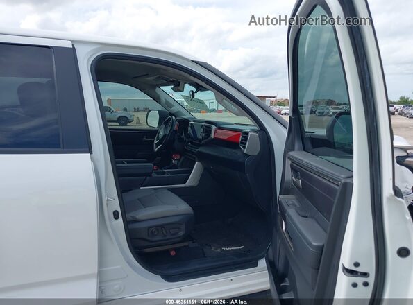 5TFLA5DB3RX144990 2024 TOYOTA TUNDRA White Vista interior delantera