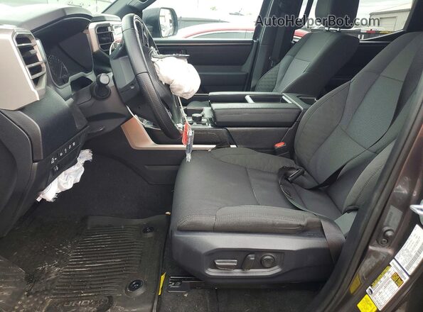 5TFLA5DB7TX336579 2026 TOYOTA TUNDRA Gray Widok wnętrza z przodu