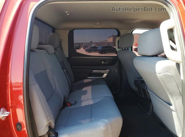 5TFLA5DB9NX048467 2022 TOYOTA TUNDRA Red Widok tylnych siedzeń