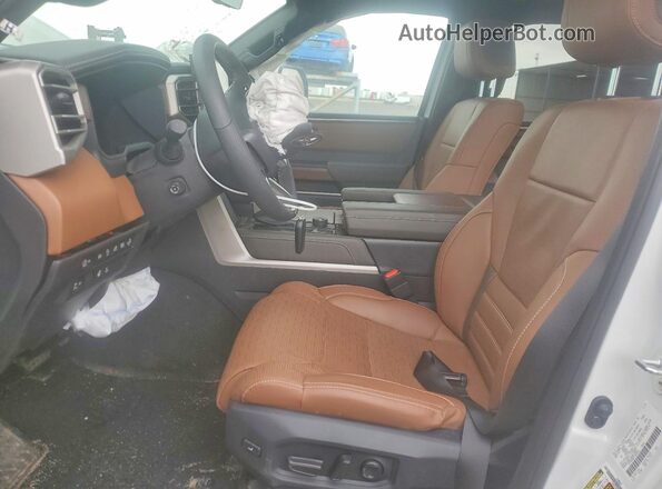 5TFMA5DB6TX369514 2026 TOYOTA TUNDRA White Vista interior delantera