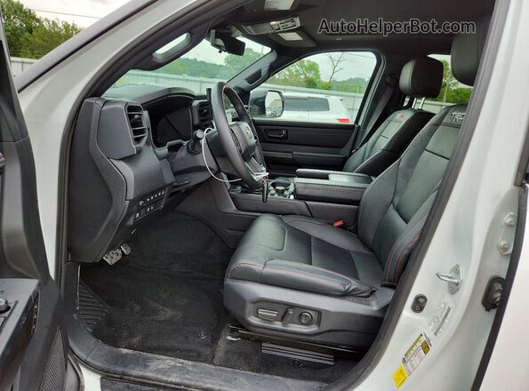 5TFPC5DB6RX060142 2024 TOYOTA TUNDRA Белый Вид салона спереди