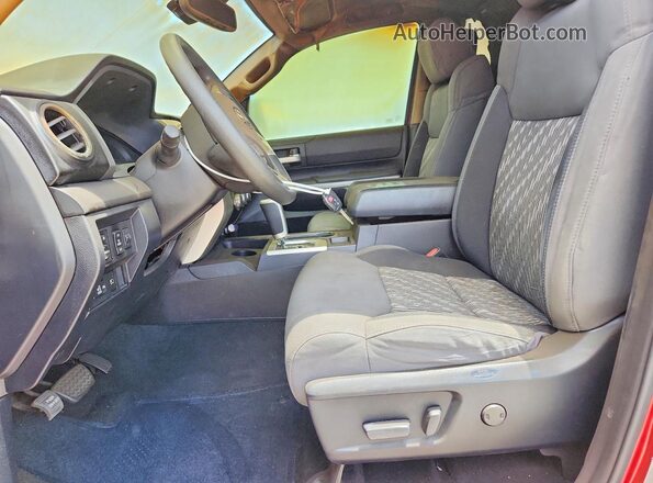 5TFRM5F10KX144280 2019 TOYOTA TUNDRA Красный Вид салона спереди