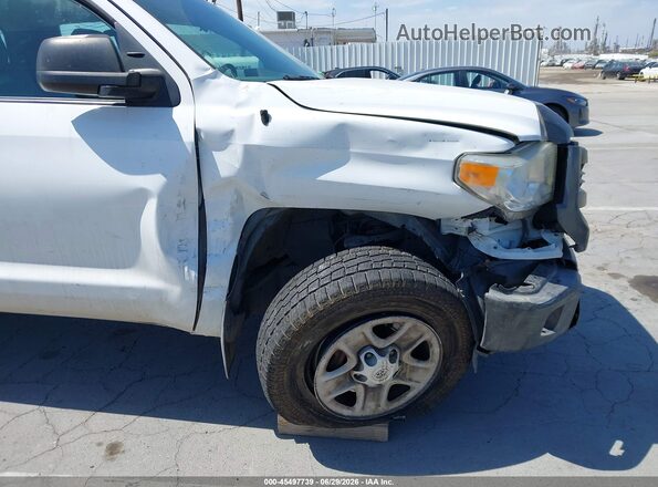 5TFRM5F12GX098104 2016 TOYOTA TUNDRA Белый Вид щитка приборов