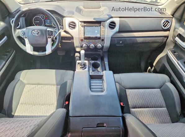 5TFRM5F13HX115901 2017 TOYOTA TUNDRA Серый Вид панели приборов