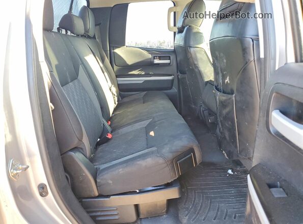5TFRM5F18HX114811 2017 TOYOTA TUNDRA Silver უკანა სავარძლების ხედი