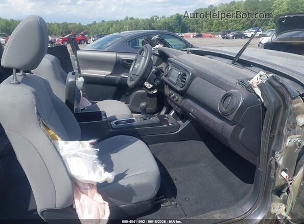 5TFRX5GN0JX117202 2018 TOYOTA TACOMA Gray Front interior view