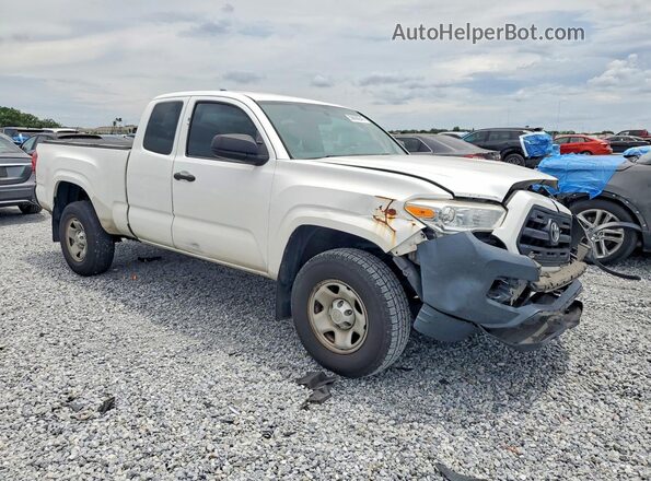 5TFRX5GN1HX090845 2017 TOYOTA TACOMA White Front right