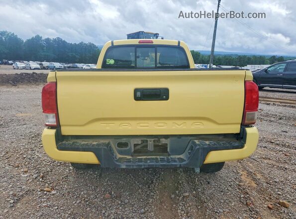 5TFRX5GN2GX068867 2016 TOYOTA TACOMA Желтый Вид сзади