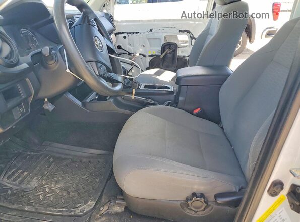 5TFRX5GN2JX109196 2018 TOYOTA TACOMA White Vista interior delantera