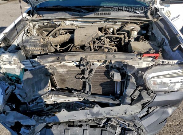 5TFRX5GN3HX092290 2017 TOYOTA TACOMA White Vista interior trasera