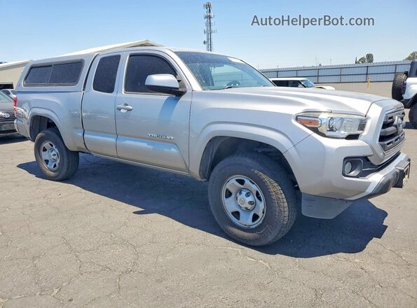 5TFRX5GN6HX091702 2017 TOYOTA TACOMA Silver Front right