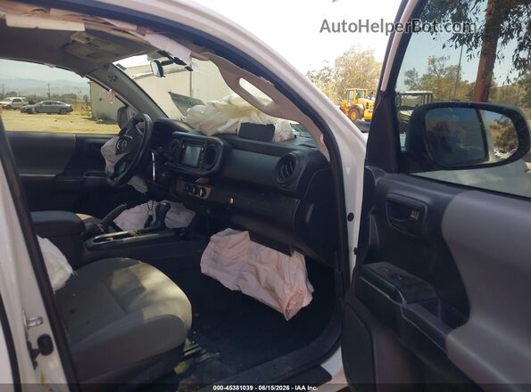 5TFRX5GN9HX079964 2017 TOYOTA TACOMA White წინა სალონის ხედი
