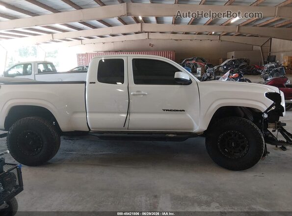 5TFSX5EN8GX045579 2016 TOYOTA TACOMA White 360 interior view