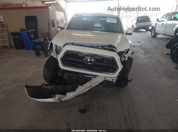 5TFSX5EN8GX045579 2016 TOYOTA TACOMA White Rear interior view