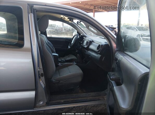 5TFSX5EN8HX048371 2017 TOYOTA TACOMA Серый Вид салона спереди
