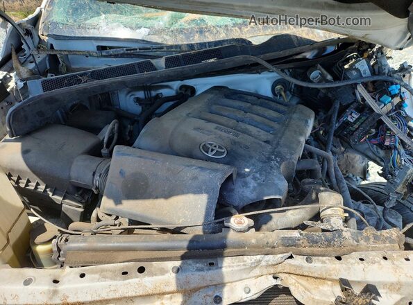 5TFSY5F16JX231380 2018 TOYOTA TUNDRA Белый Вид задней части салона