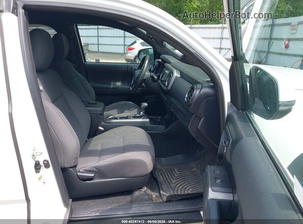 5TFSZ5AN2HX093516 2017 TOYOTA TACOMA Белый Вид салона спереди