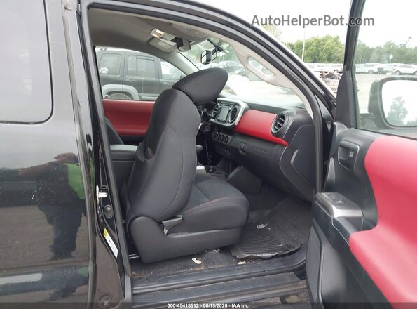 5TFSZ5AN2HX099302 2017 TOYOTA TACOMA Black Вид салону спереду