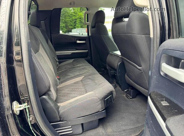 5TFUM5F13GX064263 2016 TOYOTA TUNDRA Черный Вид задней части салона
