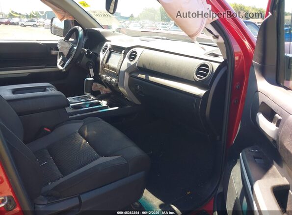 5TFUW5F10GX526093 2016 TOYOTA TUNDRA Red წინა სალონის ხედი