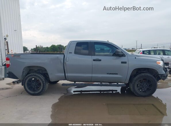 5TFUW5F18KX780336 2019 TOYOTA TUNDRA Gray Rear interior view