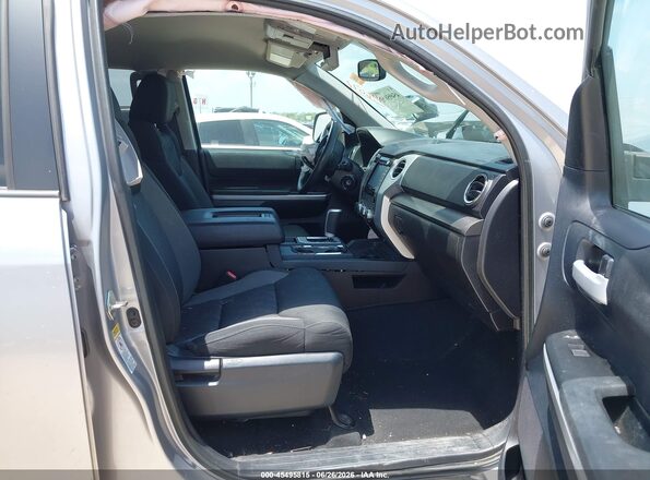 5TFUY5F10GX496071 2016 TOYOTA TUNDRA Gray Front interior view