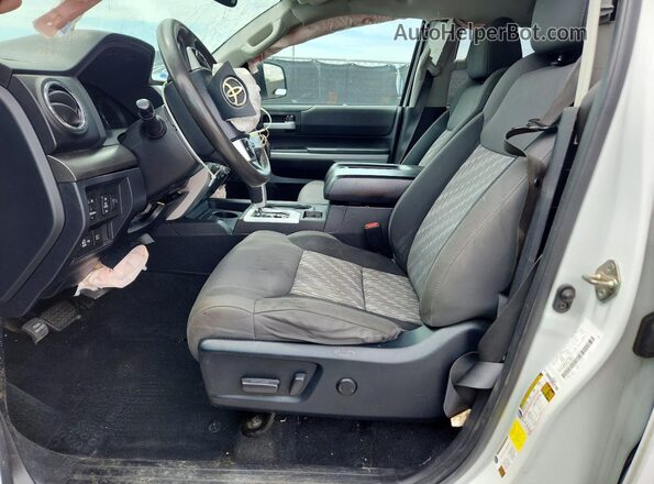 5TFUY5F10LX895573 2020 TOYOTA TUNDRA White Widok wnętrza z przodu