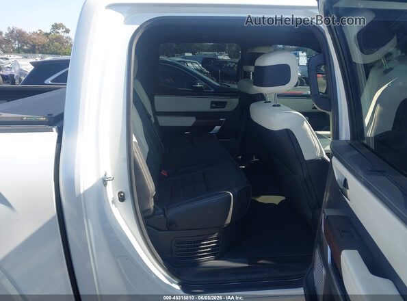5TFVC5DB4PX032053 2023 TOYOTA TUNDRA HYBRID White VIN կոդի պիտակի տեսք