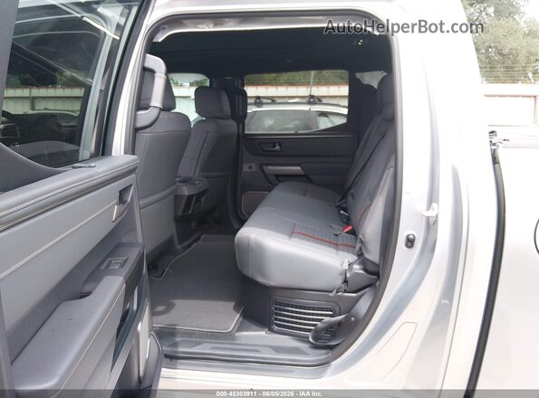 5TFVC5DBXTX137027 2026 TOYOTA TUNDRA HYBRID Silver Widok naklejki z numerem VIN
