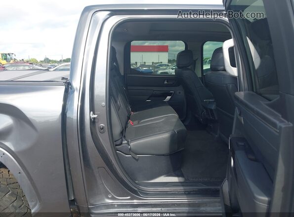 5TFWA5DB0RX228813 2024 TOYOTA TUNDRA Gray Widok naklejki z numerem VIN