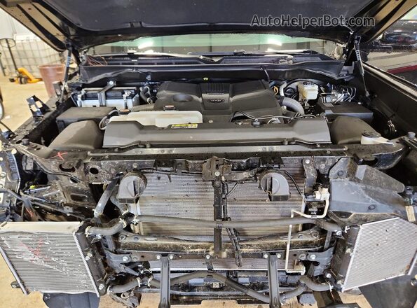 5TFWA5DB0SX323815 2025 TOYOTA TUNDRA Black Widok komory silnika