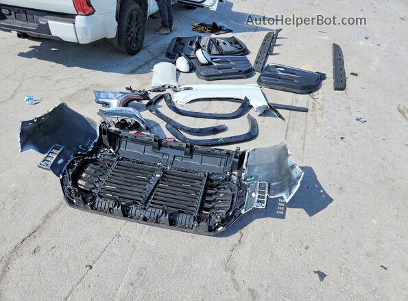 5TFWA5DB3SX288073 2025 TOYOTA TUNDRA White ძრავის განყოფილების ხედი