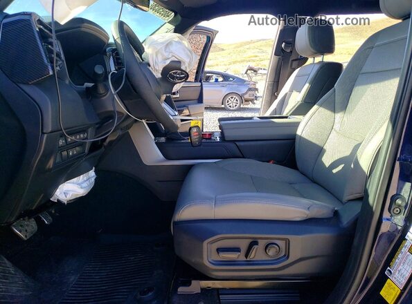 5TFWA5DBXSX275062 2025 TOYOTA TUNDRA Синий Вид салона спереди