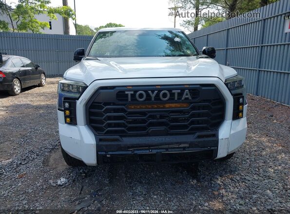 5TFWC5DB5RX080040 2024 TOYOTA TUNDRA HYBRID White Դիմացի տեսք