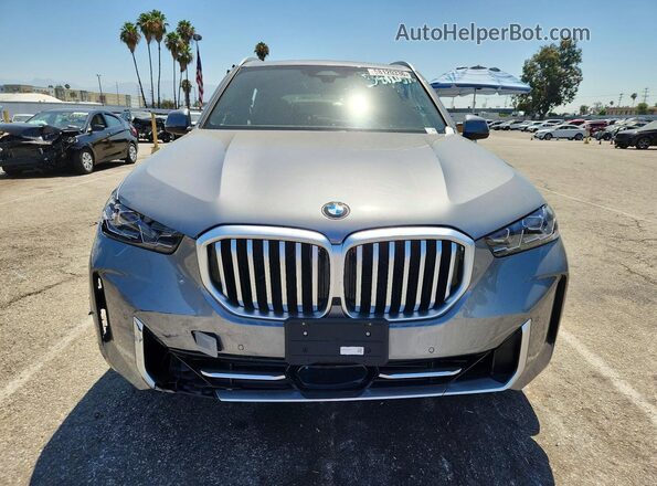 5UX13EU01T9319926 2026 BMW X5 Серый Вид спереди