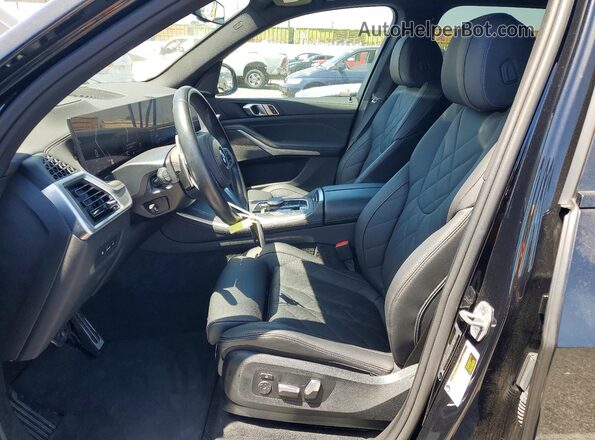 5UX13EU02S9Z46035 2025 BMW X5 Black Front interior view