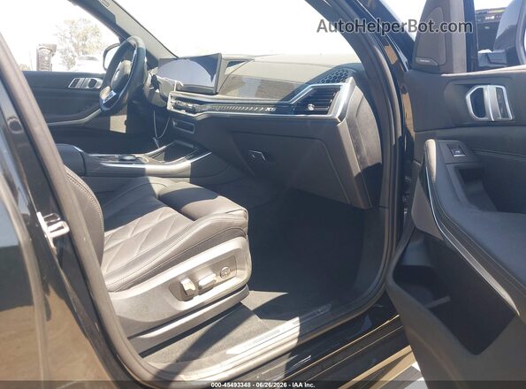 5UX13EU02T9364390 2026 BMW X5 Black Вид салону спереду