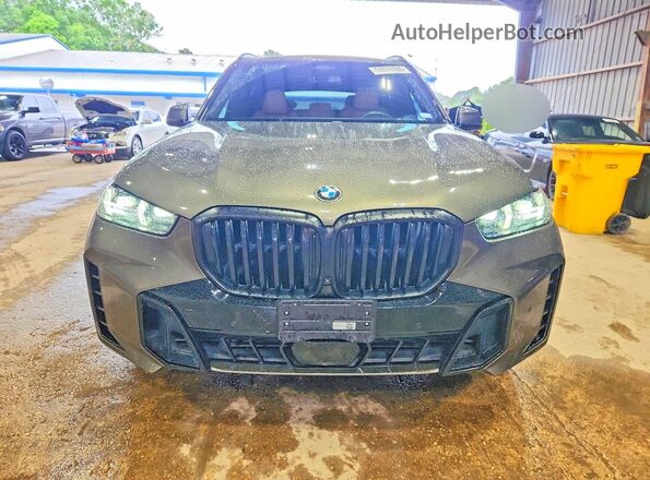5UX13EU03R9V09042 2024 BMW X5 Green Front view