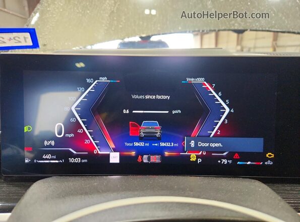 5UX13EU03R9V09042 2024 BMW X5 Green Instrument cluster view