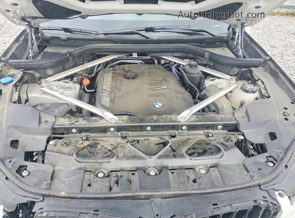 5UX13EU05S9W89050 2025 BMW X5 White Vista interior trasera
